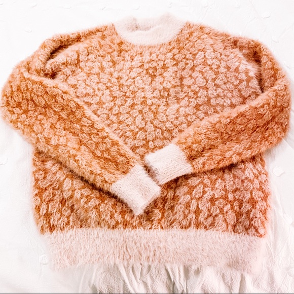 BLUSH PINK LEOPARD SWEATER - Picture 2 of 4